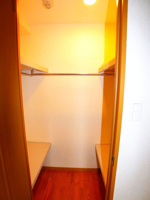 物件内観写真10　(収納)