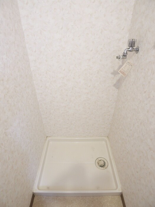 物件内観写真13　(洗濯機置場)