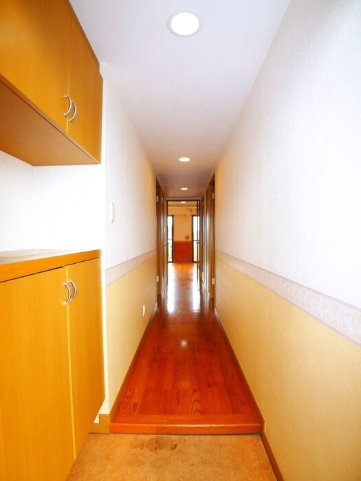 物件内観写真16　(玄関)