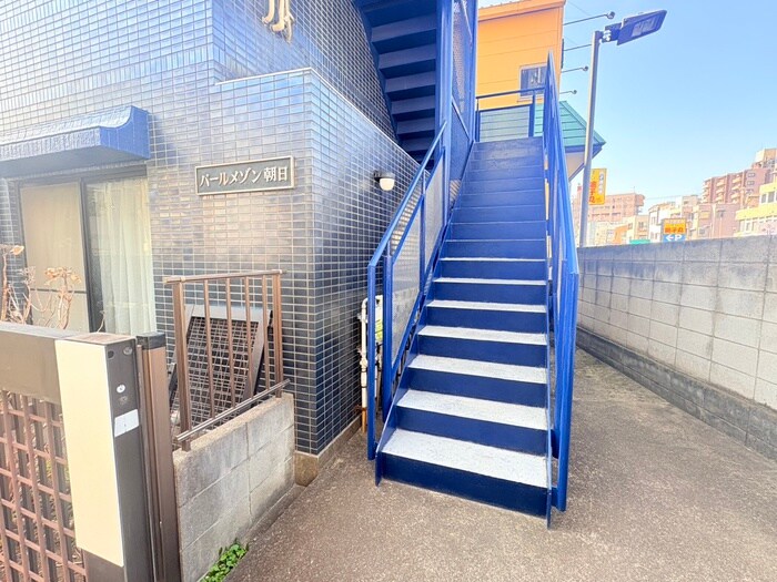 物件外観写真4　(エントランス部分)