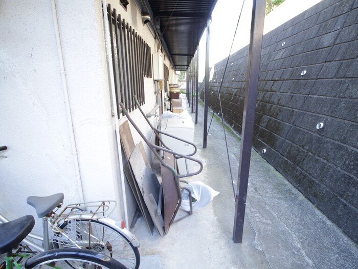 物件外観写真3　(駐輪場)