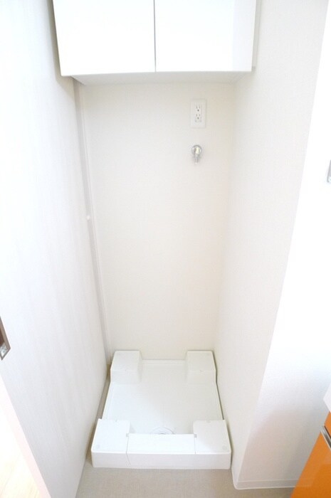 物件内観写真12　(洗濯機置場)