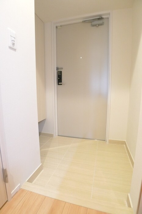 物件内観写真13　(玄関)