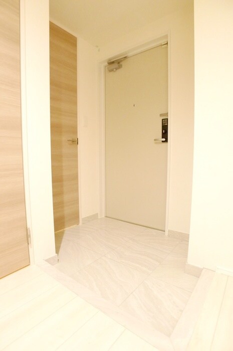 物件内観写真14　(玄関)