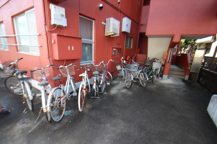 物件外観写真4　(駐輪場)