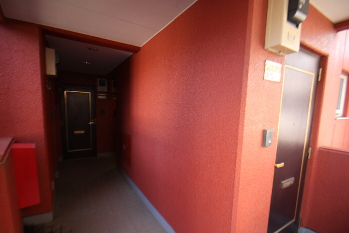 物件外観写真5　(エントランス部分)