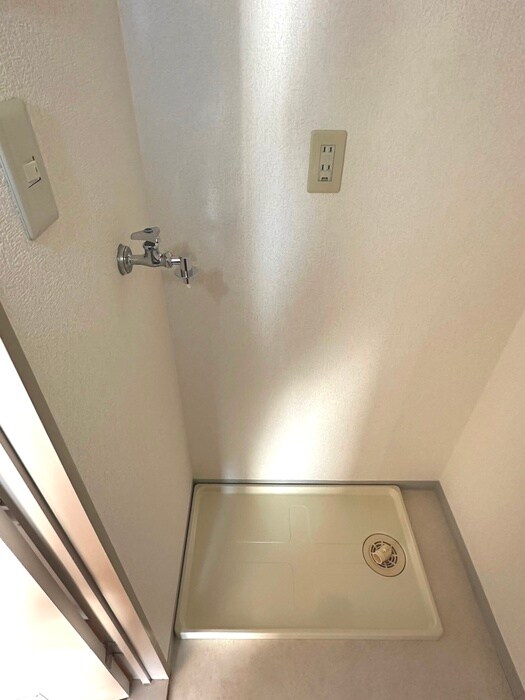 物件内観写真12　(洗濯機置場)