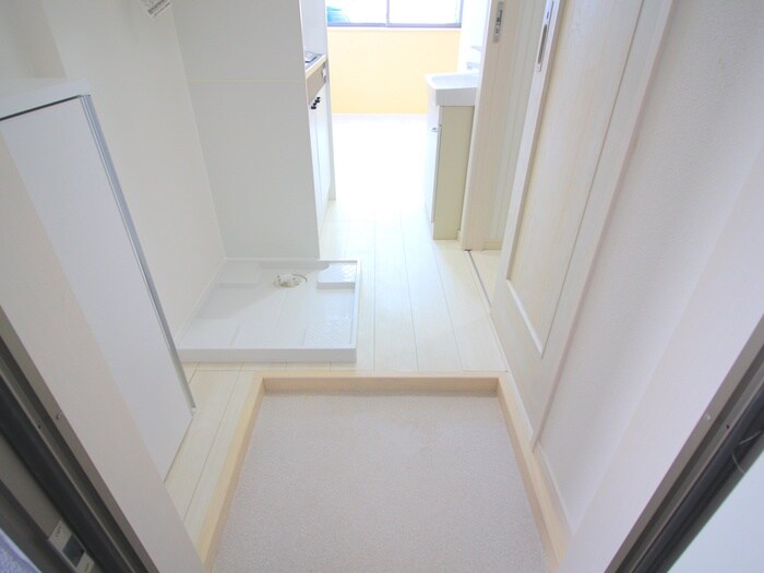 物件内観写真15　(玄関)