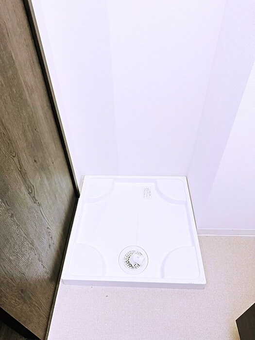 物件内観写真14　(洗濯機置場)