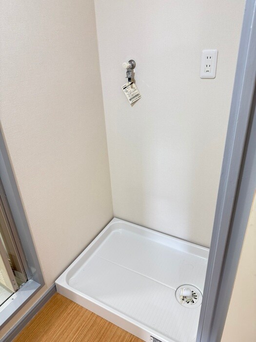 物件内観写真14　(洗濯機置場)