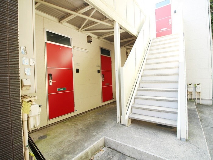 物件外観写真3　(エントランス部分)