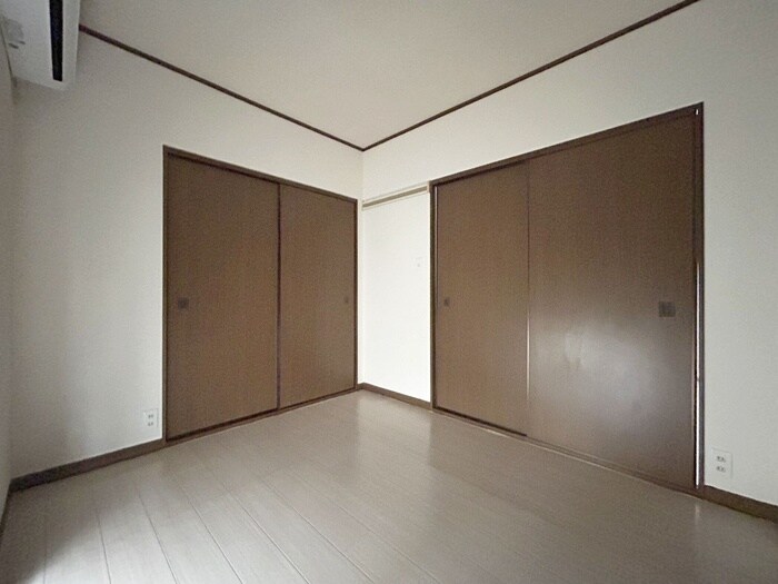 物件内観写真10　(居室)