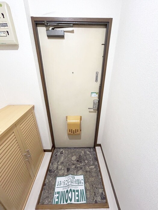 物件内観写真16　(玄関)
