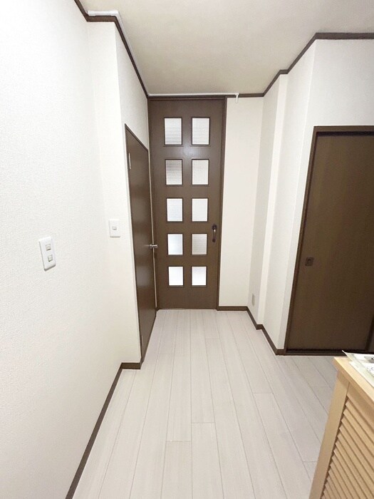 物件内観写真18　(廊下)