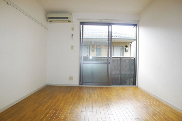 物件内観写真15　(室内からの展望)