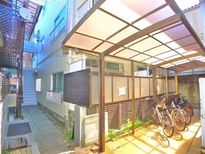 物件外観写真5　(駐輪場)