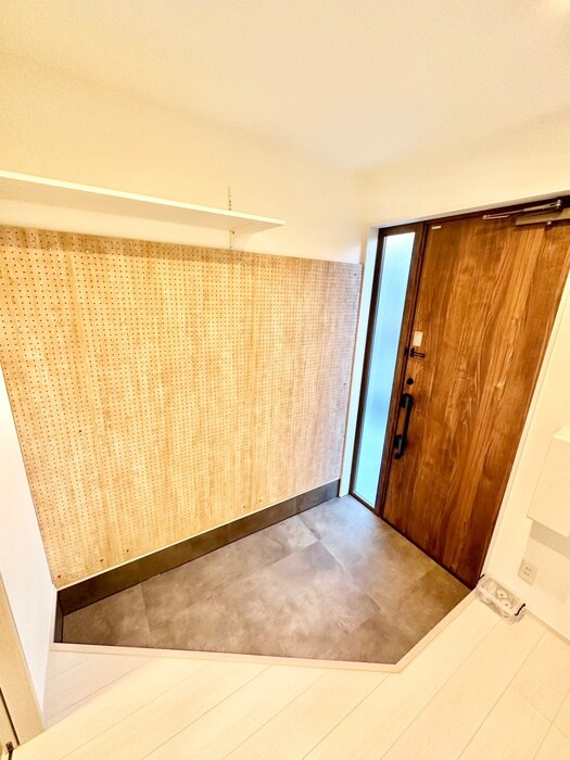 物件内観写真10　(玄関)