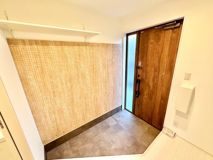 物件内観写真17　(玄関)
