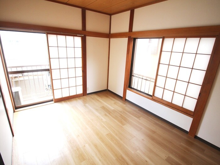 物件内観写真8　(室内からの展望)