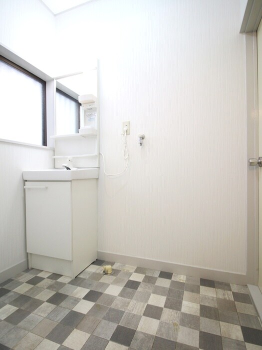 物件内観写真14　(洗濯機置場)