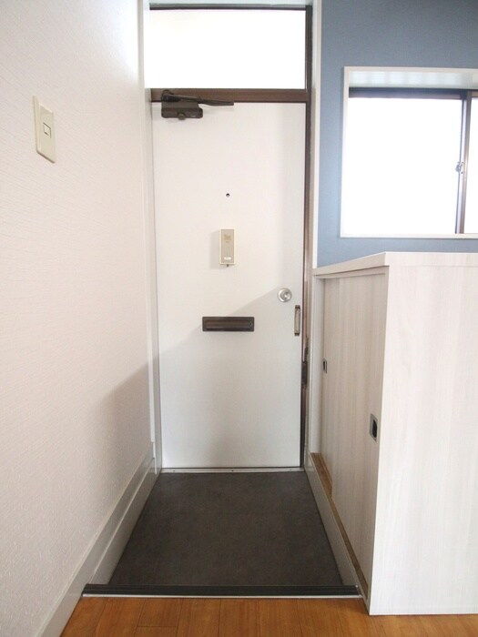 物件内観写真19　(玄関)