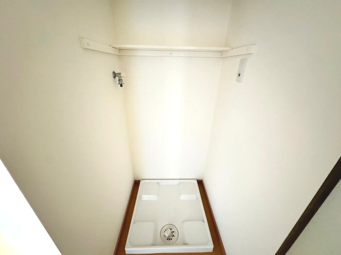 物件内観写真14　(洗濯機置場)