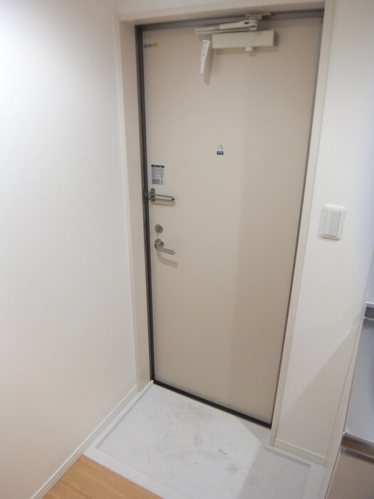 物件内観写真10　(玄関)