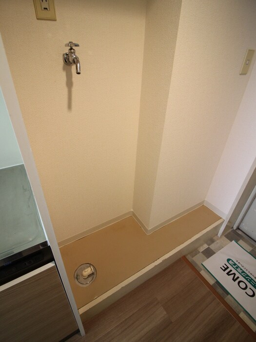 物件内観写真14　(洗濯機置場)