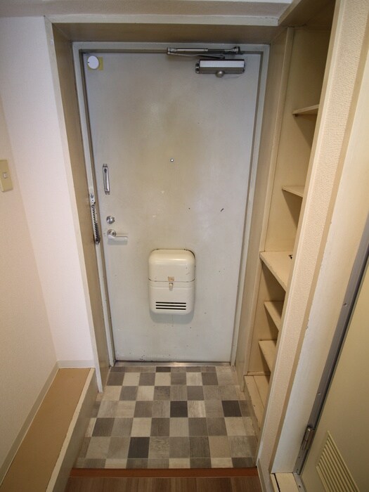 物件内観写真15　(玄関)