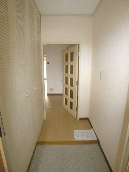 物件内観写真7　(玄関)