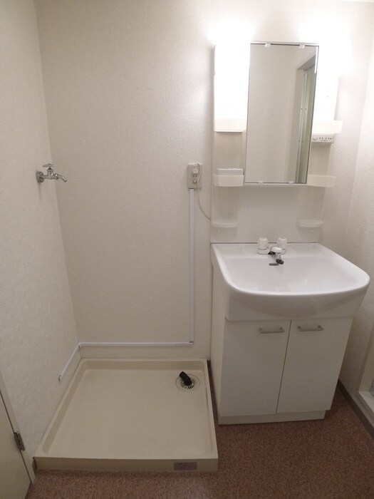 物件内観写真17　(洗濯機置場)