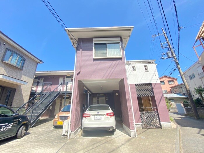 物件外観写真2　(エントランス部分)