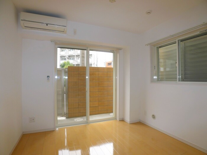 物件内観写真20　(室内からの展望)