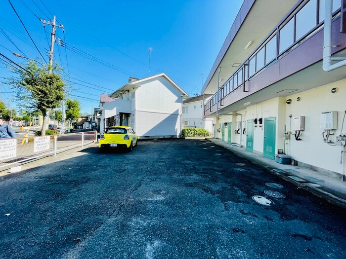 物件外観写真5　(駐車場)