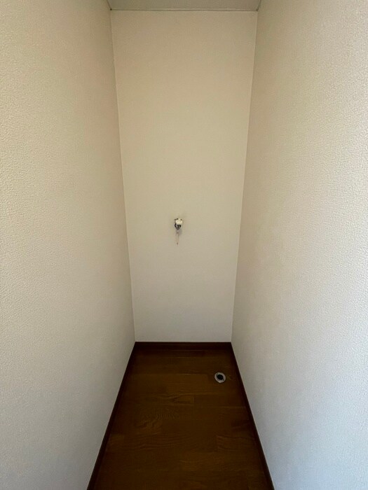 物件内観写真12　(洗濯機置場)