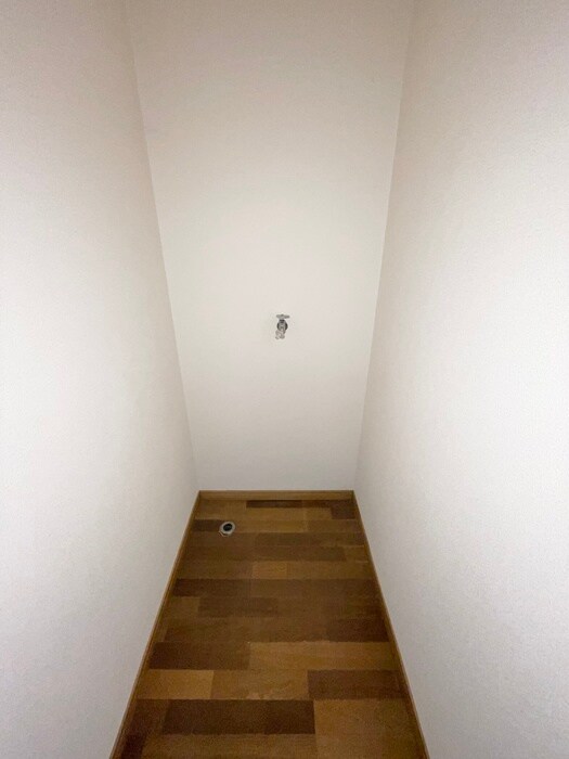 物件内観写真12　(洗濯機置場)