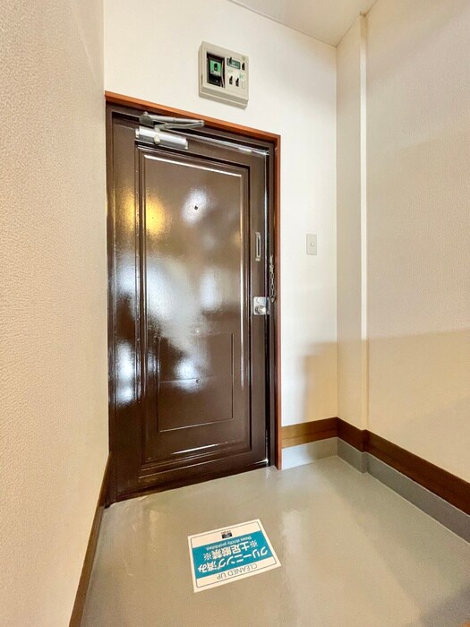 物件内観写真14　(玄関)