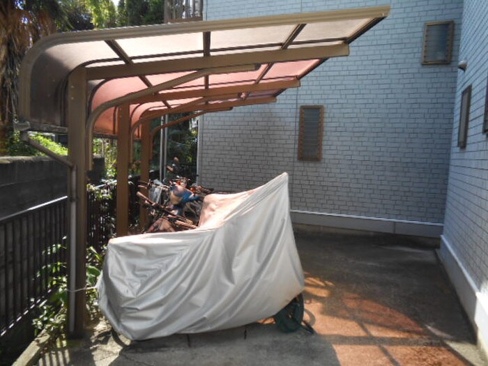 物件外観写真5　(駐輪場)