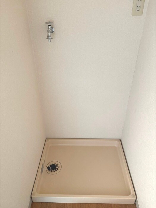 物件内観写真13　(洗濯機置場)