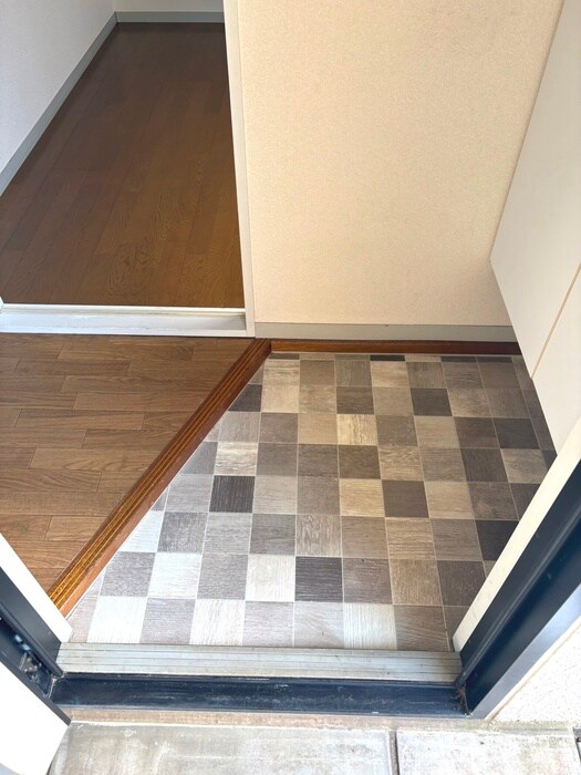 物件内観写真14　(玄関)