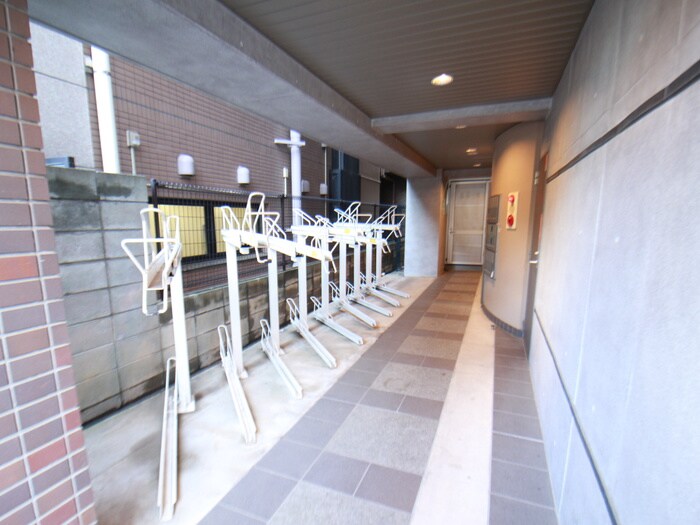 物件外観写真4　(駐輪場)