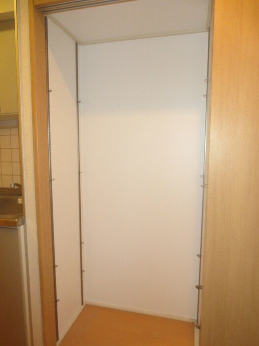 物件内観写真10　(収納)