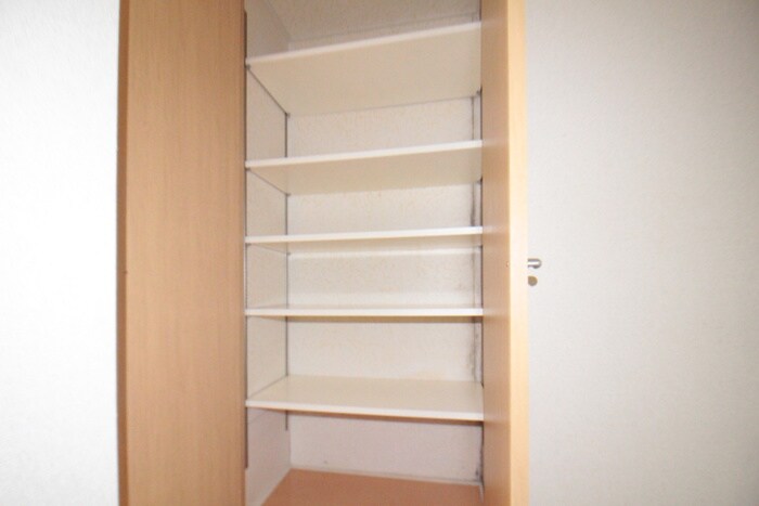 物件内観写真15　(靴箱)