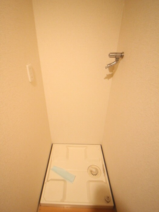 物件内観写真17　(洗濯機置場)