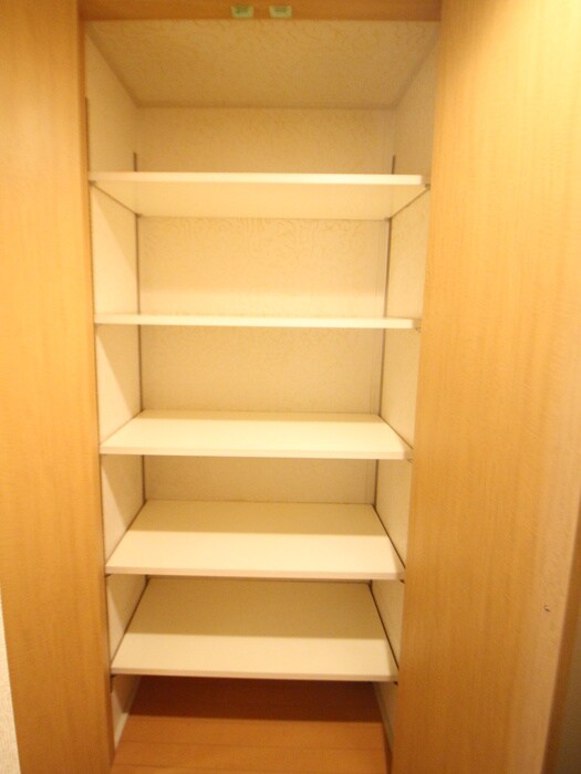 物件内観写真18　(収納)