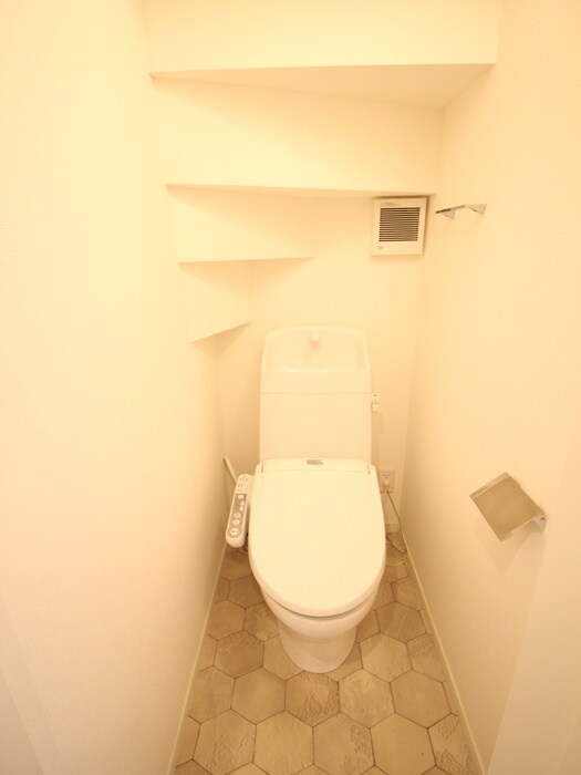 物件内観写真8　(トイレ)