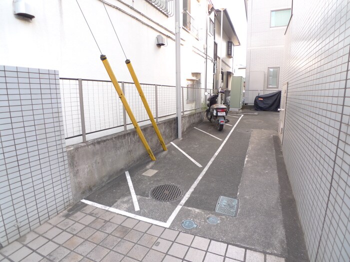 物件外観写真6　(駐輪場)