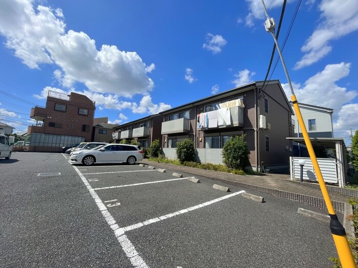 物件外観写真6　(駐車場)