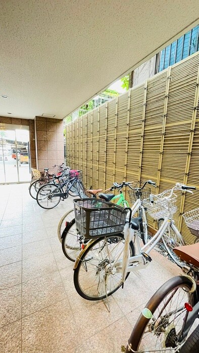 物件外観写真5　(駐輪場)