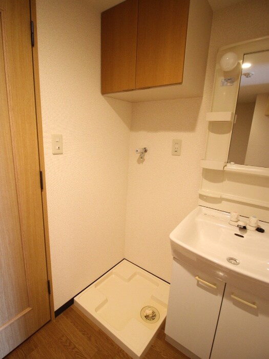 物件内観写真14　(洗濯機置場)